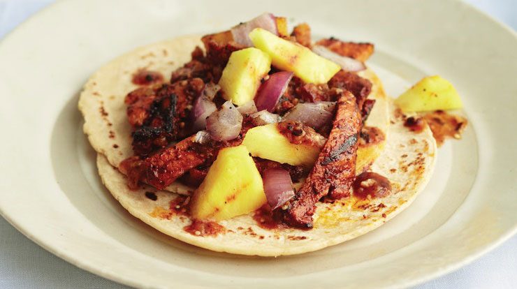 Tacos de cerdo al ajillo