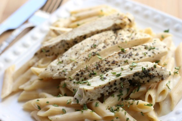 pollo con salsa alfredo