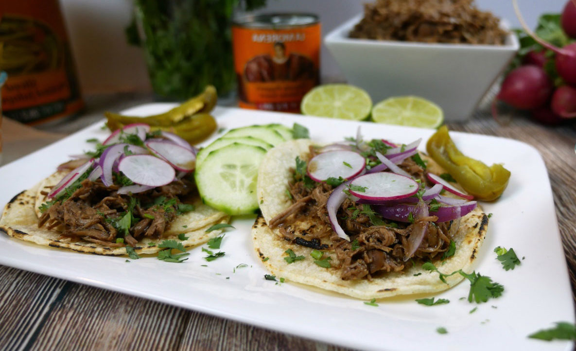 tacos de res deshebrada
