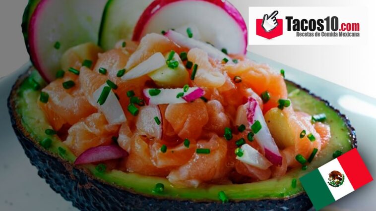 Aguacate con salmón ahumado
