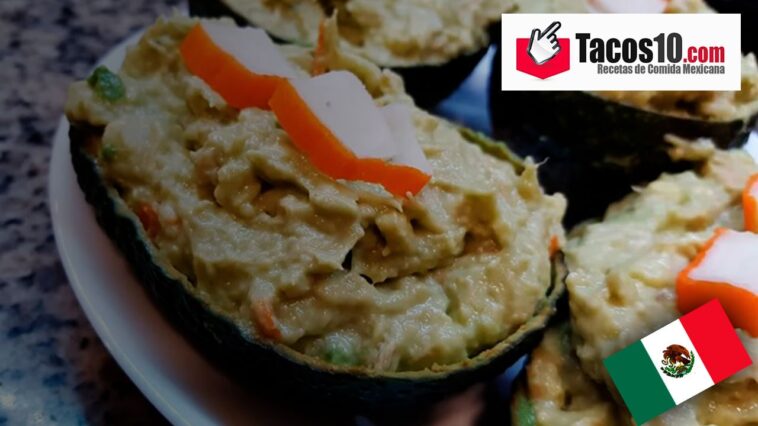 Aguacates rellenos de atún y surimi