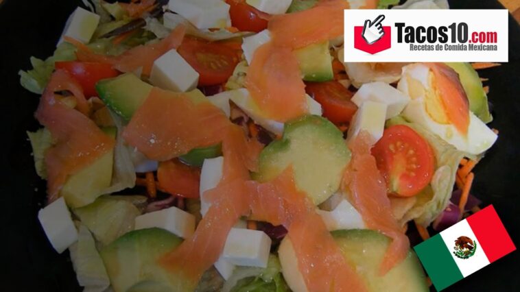 Ensalada de aguacate y salmón