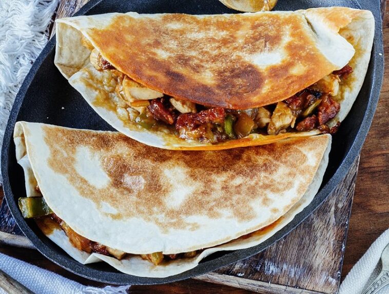 Quesadillas de pollo con chorizo