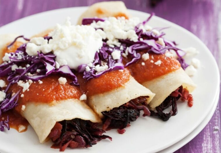 enchiladas de flor de Jamaica