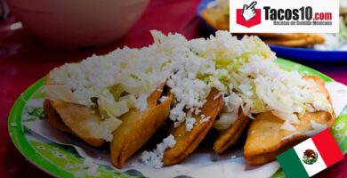 Quesadillas fritas de pollo