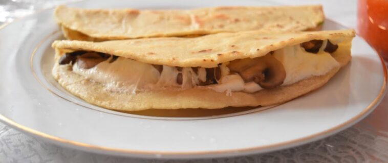 quesadillas de queso oaxaca