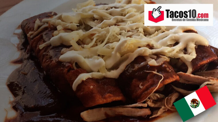 Enmoladas con pollo y queso