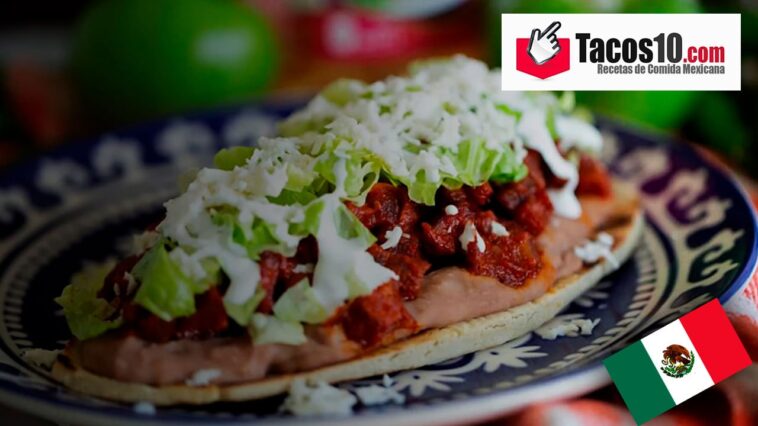 Huarache de chicharrón